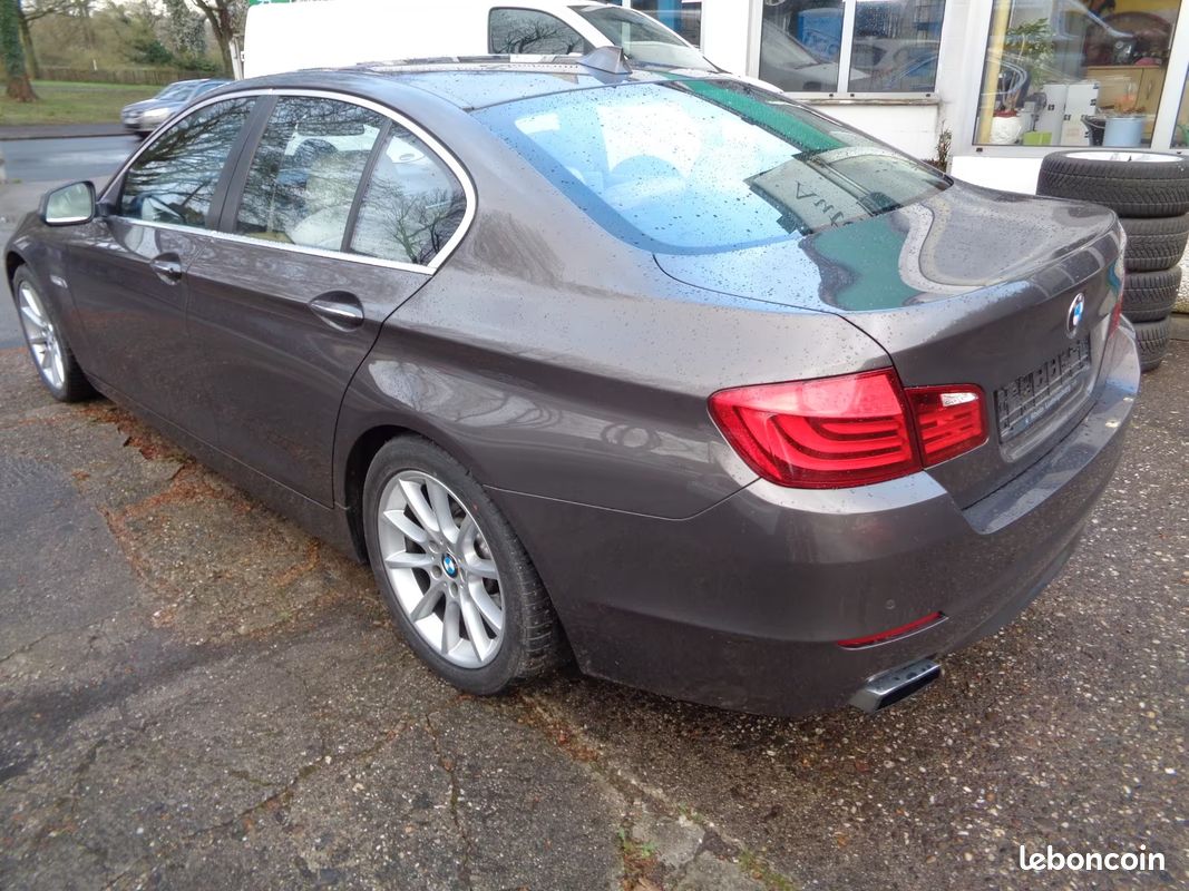 BMW Série 5 550i 4.4 V8 408CH - 3ème Main - Suivi Complet - HUD - Toit Pano - ACC - Caméra 360 - 145000KM (image 5)