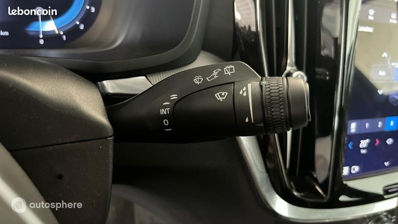 Volvo V60 B4 197ch Plus Style Dark DCT 7 (image 24)