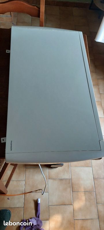 Radiateur électrique fixe à inertie sèche céramique avec thermostat interchangeable 2000W THOMSON CLEO horizontal blanc (image 1)