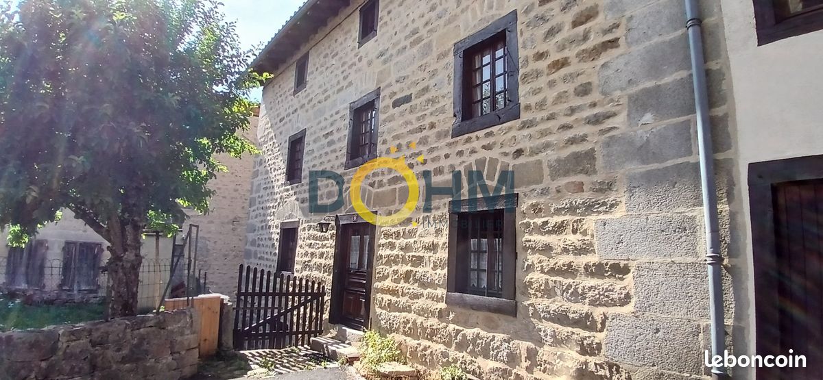 Maison 6 pièces 114 m² · à Vertolaye · 114 m² · 80 000 €