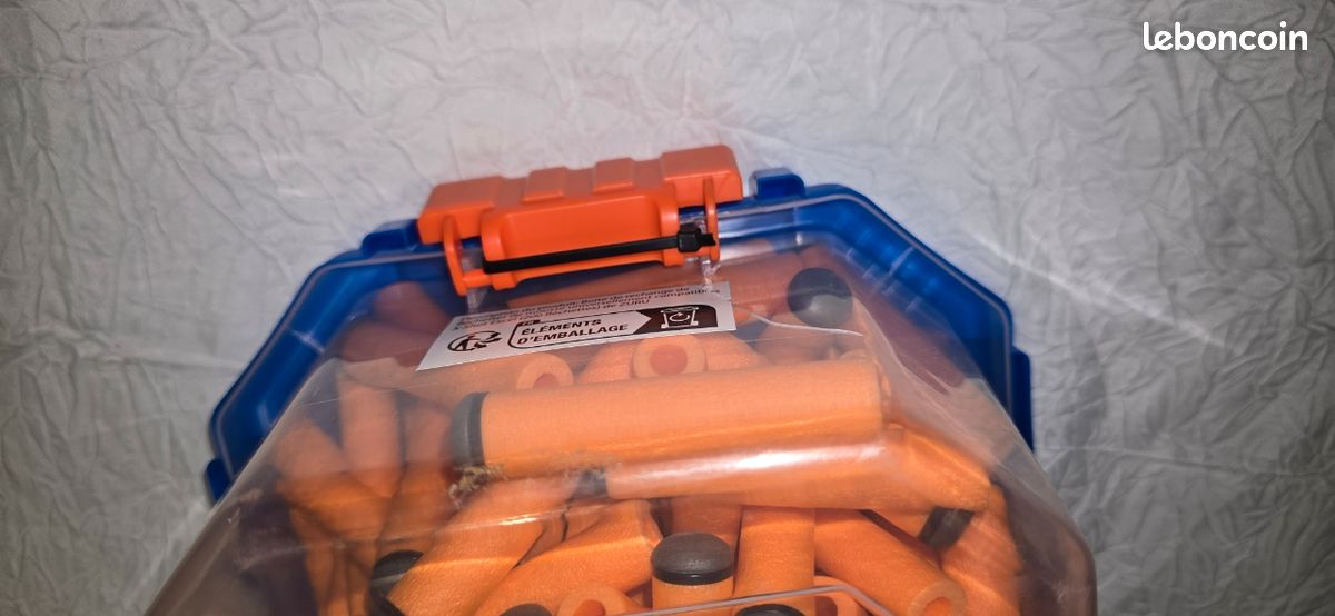 Jeu ZURU X-SHOT tout neuf à vendre C'est un ensemble d'accessoires avec 200 flèches en mousse multicolores (image 2)