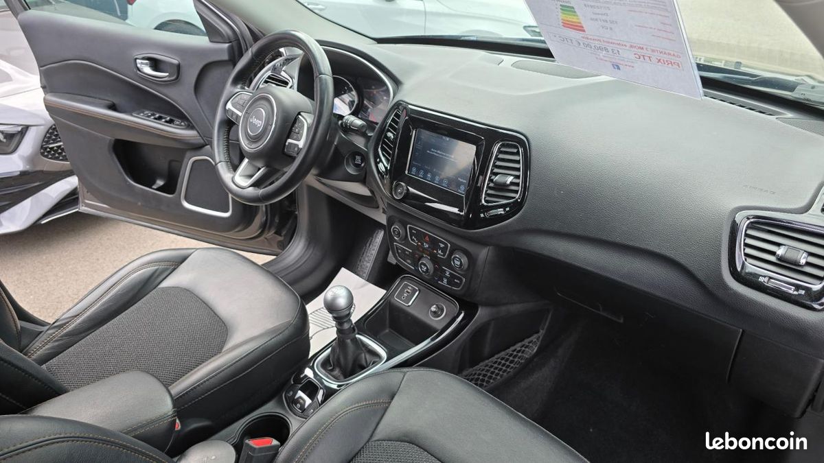 Jeep Compass Limited FWD (image 25)