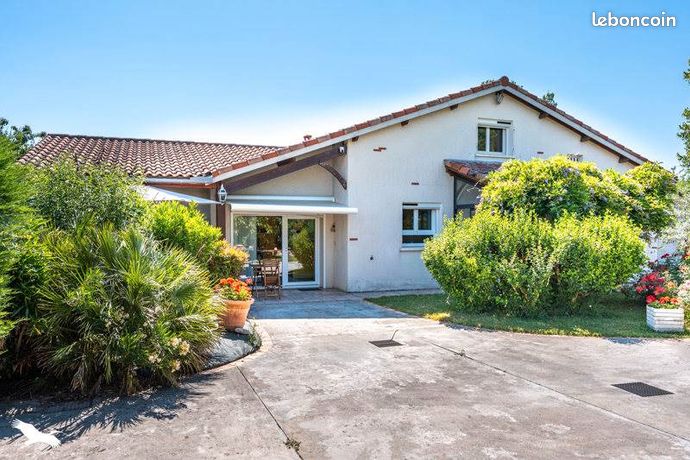 Maison 7 pièces 176 m²