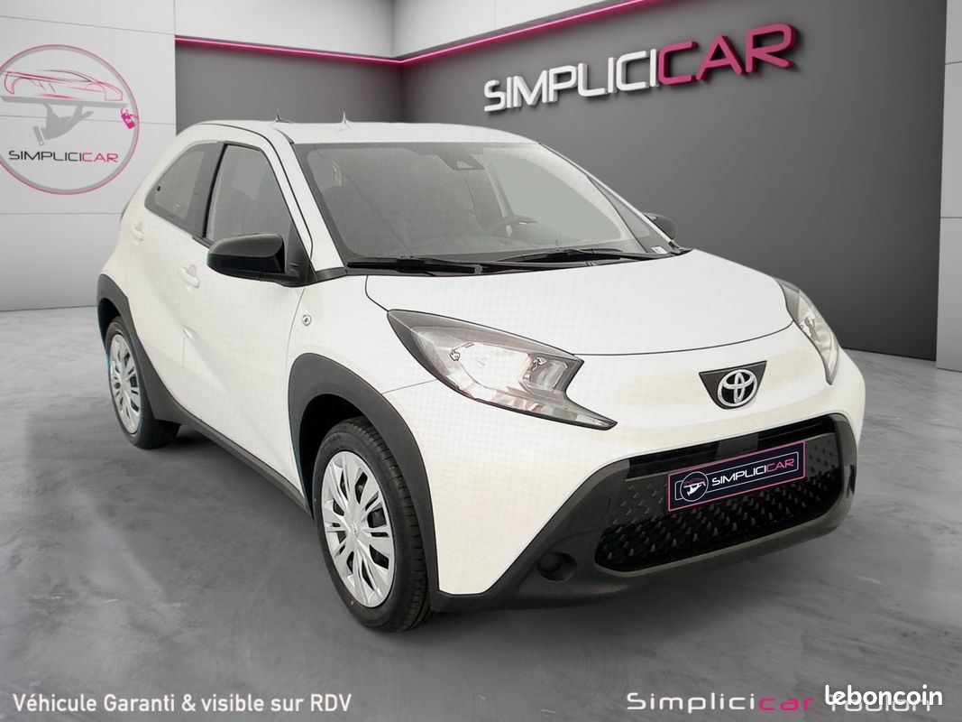 TOYOTA AYGO X Dynamic 72ch NEUVE - CarPlay - Caméra - Garantie Constructeur - Dès 280/mois (image 1)