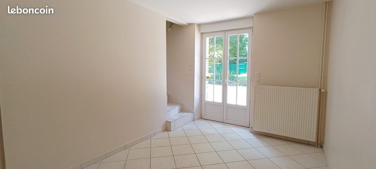 https://img.leboncoin.fr/api/v1/lbcpb1/images/18/d8/cd/18d8cdf3d15d3d941997e61b5e208290362c6be4.jpg?rule=ad-image