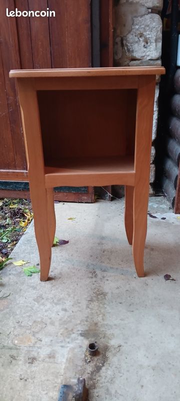 Table de chevet en bois (image 2)