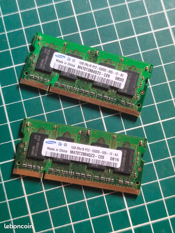 Lot 2 barrettes mémoire RAM DDR2 1 Go Samsung M470T2864QZ3 CE6 PC2 5300S 667 MHz SO DIMM 200 broches 2 Go au total pour PC portable Lenovo ordinateur laptop notebook memory (image 1)