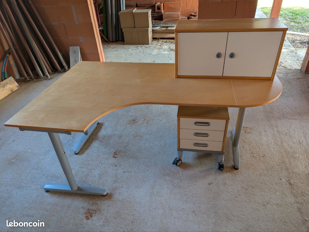 Ensemble bureau (image 1)