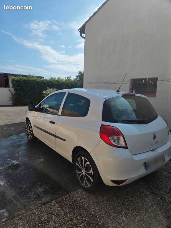 Renault clio 3 1.5 dci 75 ch societe (image 2)