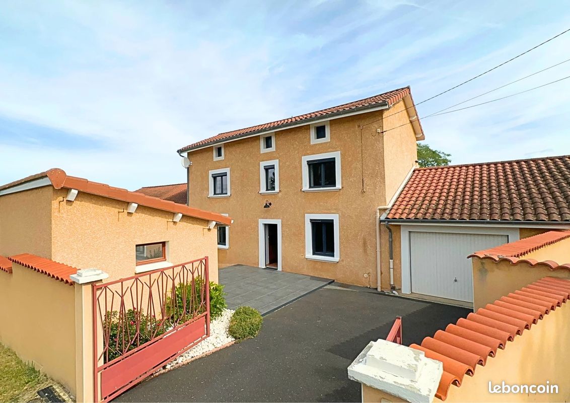 Maison 5 pièces 170 m² · à Maringues · 170 m² · 349 000 €