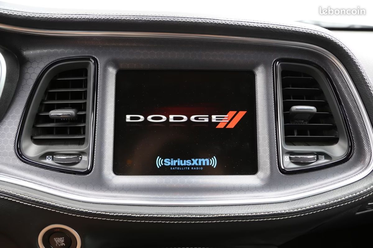 Dodge CHALLENGER Scat Pack 6.4 V8 HEMI 492 ch – BVM – Shaker – Caméra – 12 900 km (image 15)