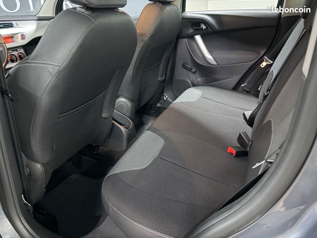 Citroën C3 1.6 HDi 92 Tendance confort (image 32)