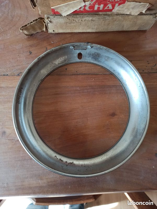 ANCIEN FEUX MARCHAL avec sa platine de fixation. EUR 40,00 - PicClick FR