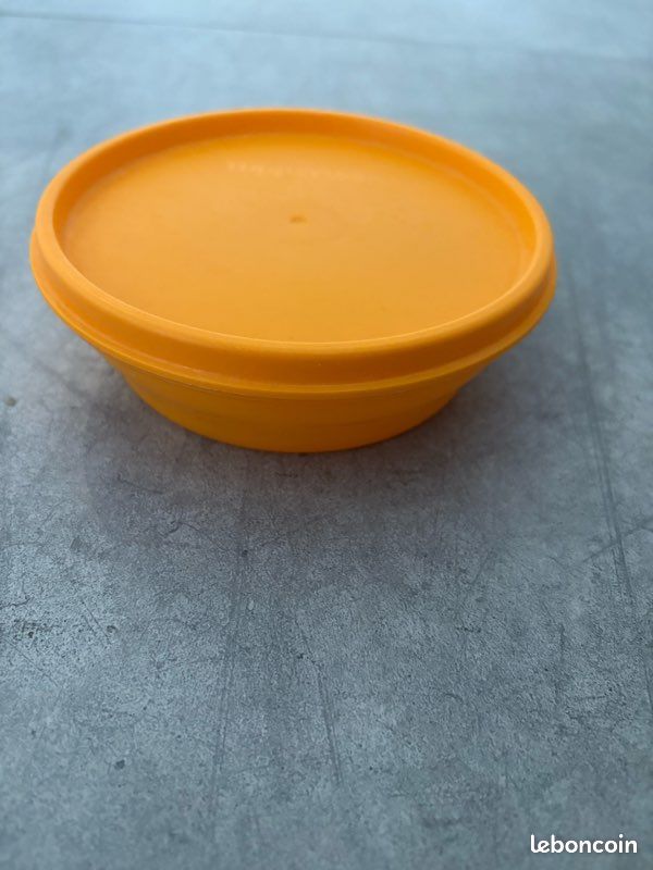 Boite de conservation Tupperware rond orange 13*4cm (image 1)