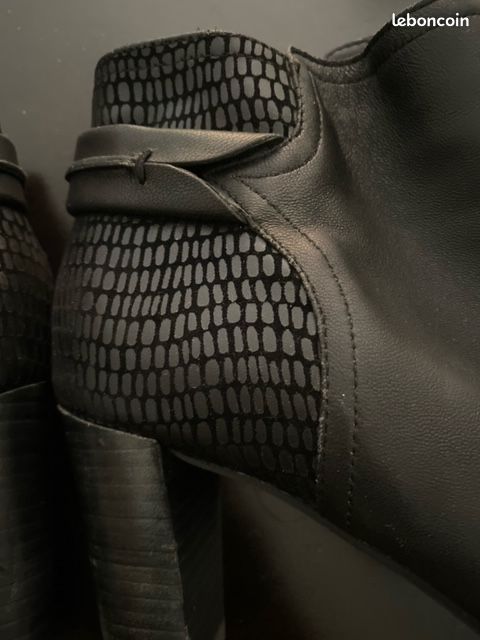 Bottines Talon haut noir de la marque Fugitive (image 4)