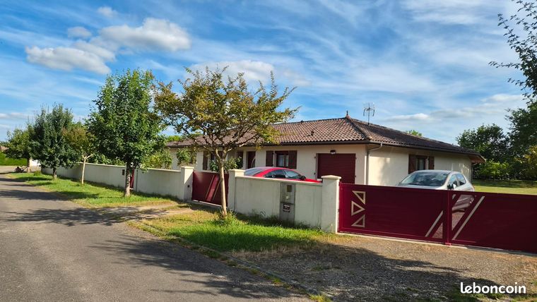 240000  : MAISON PLAIN PIED T6 140 m2 Villeneuve de marsan 2 km