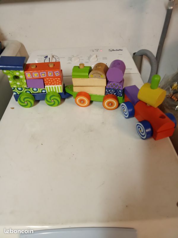 Vend 2 petit train en bois avec wagon (image 5)