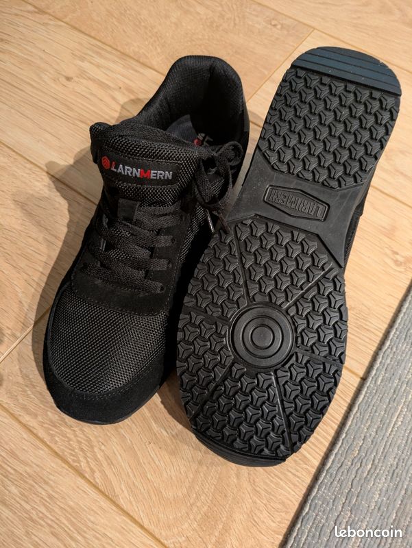 Chausseurs de sécurité 45 neuves (image 2)