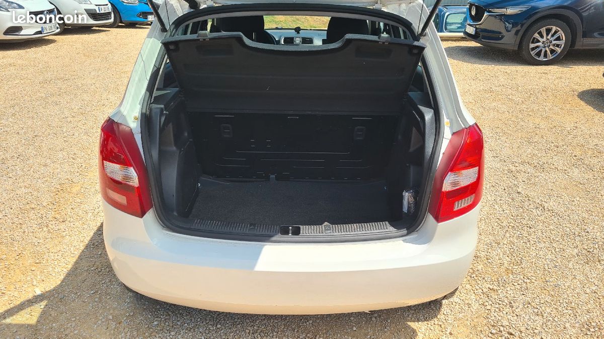 SKODA Fabia - 1.6 Tdi Active 90ch diesel (image 13)