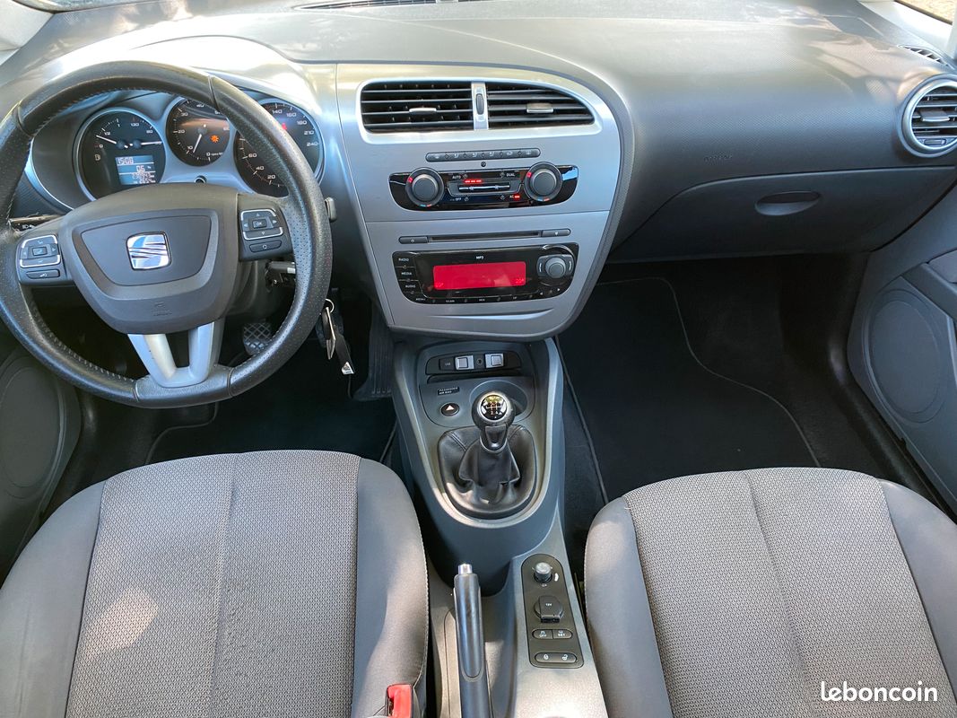SEAT LEON 1,6 TDi 105 FAP Style Ecomative (image 9)