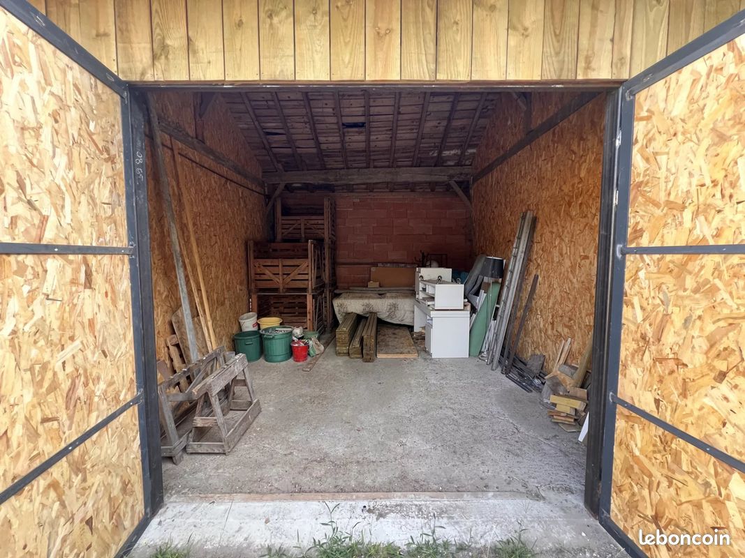 Parking 27 m² · à Avensan · 27 m² · 180 €/mois