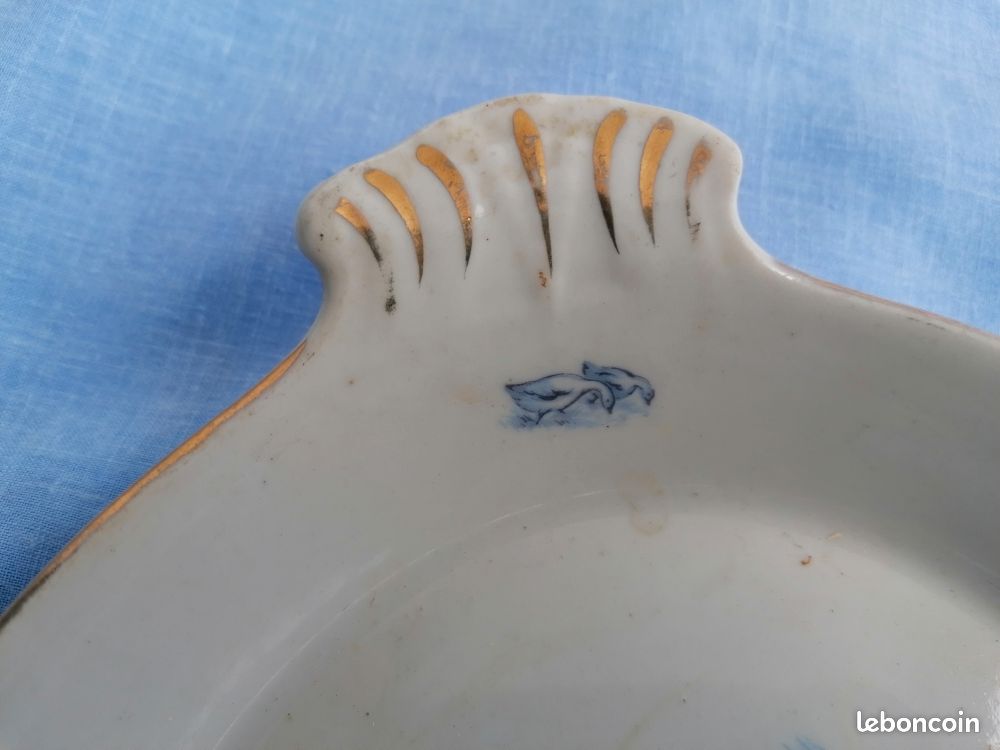 Petit Plat Ancien en Faïence Déco Bleu et Or La Gardienne d'Oies (image 3)