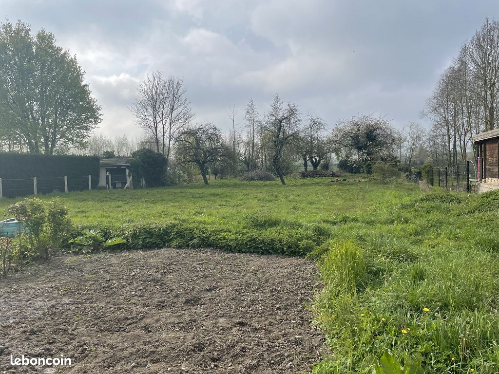 Terrain 1359 m² · à Aire-sur-la-Lys · 1 359 m² · 65 000 €