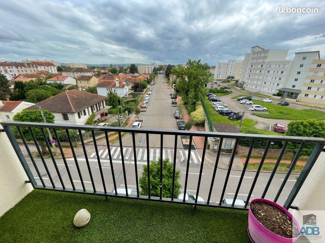 Appartement 3 pièces 67 m² · à Roanne · 67 m² · 490 €