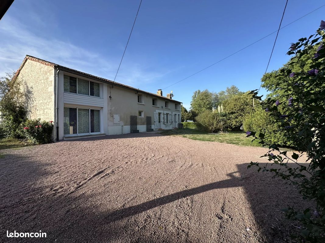 Maison 7 pièces 189 m² · à Thurageau · 189 m² · 233 000 €