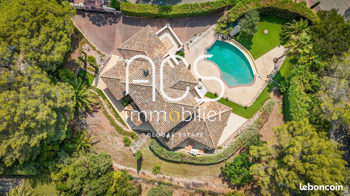 Maison 7 pièces 205 m² · à Saint-Raphaël · 205 m² · 1 385 000 €