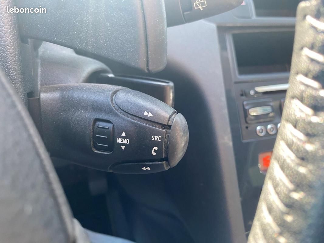 Peugeot 5008 BUSINESS 1.6 e-HDi 115ch FAP ETG6 BLUE LION Pack 5pl (image 19)