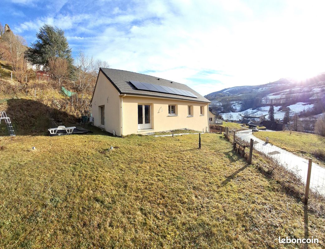 Maison 4 pièces 93 m² · à Saint-Projet-de-Salers · 93 m² · 188 000 €