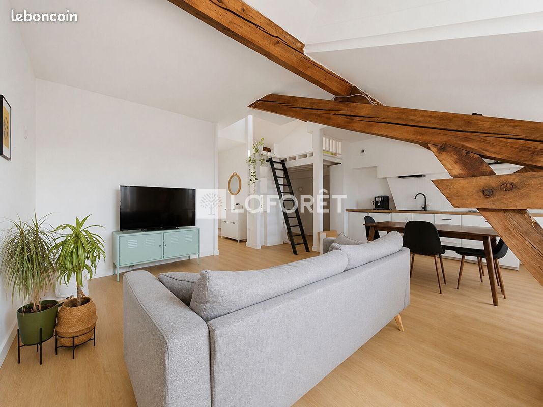 Appartement 2 pièces 47 m² · à Vénissieux · 47 m² · 799 €