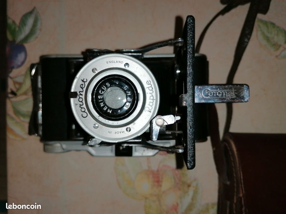 Appareil photo ancien Coronet Rapide à soufflet – avec étui en cuir (image 2)