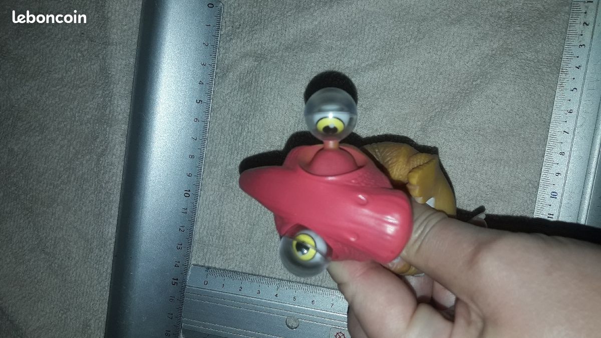 Cradingue figurine (image 3)