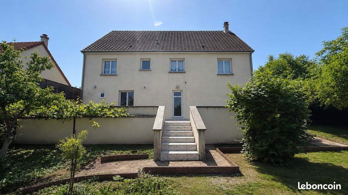 Maison 8 pièces 217 m² · à Bléré · 217 m² · 357 000 €