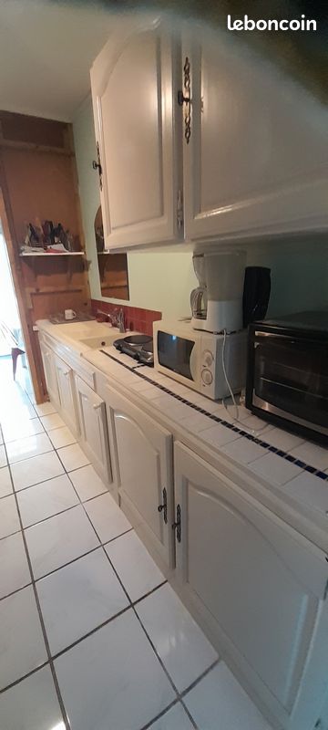 Logement indépendant avec accès piscine à la possession 974 (image 2)
