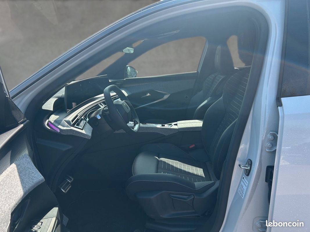 Peugeot 5008 E-145 DCS6 GT 7 PLACES - Pack 360° Vision & Drive Assist Plus (image 11)