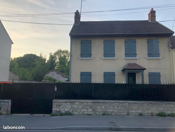 Maison 5 pièces 80 m2 avec terrasse et potager