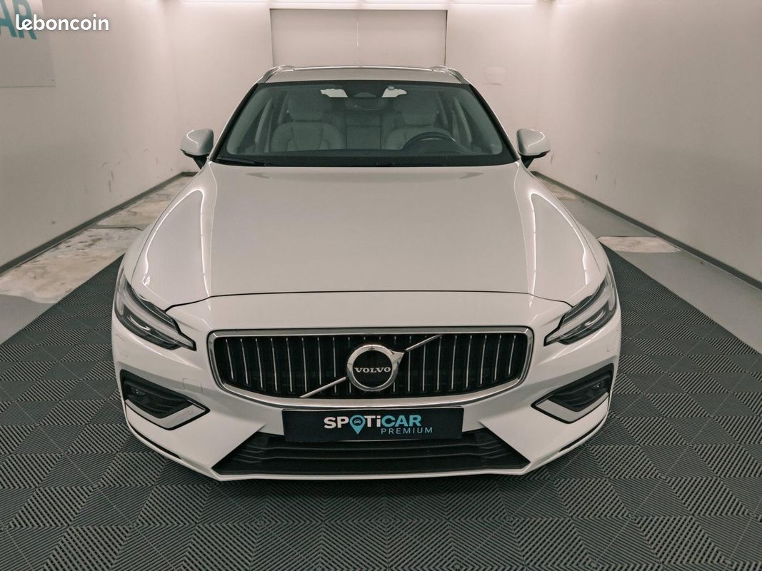 Volvo V60 B4 197ch Ultimate Style Dark Geartronic 8 (image 2)