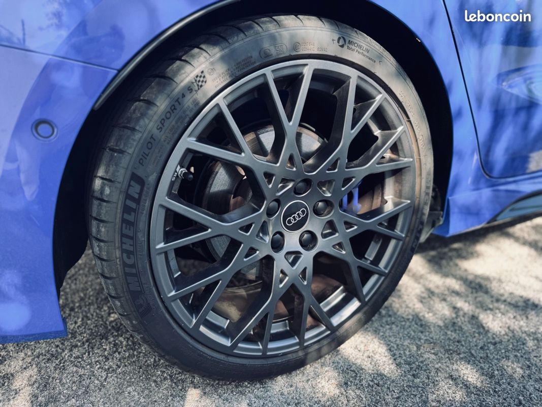 Audi RS 3 PERFORMANCE EDITION 2.5 TFSI 407 CV 1 OF 300 + TOIT OUVRANT + B&O + FREINS CERAMIQUE + GARANTIE 12 MOIS (image 22)