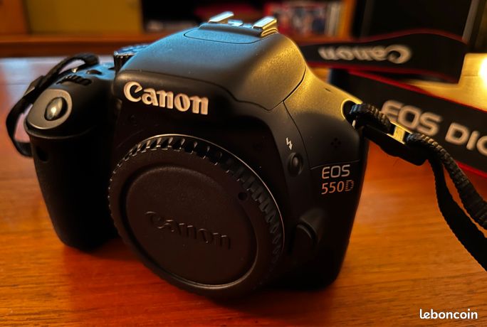 Appareil photo CANON EOS 550D, vendu avec objectif CANON