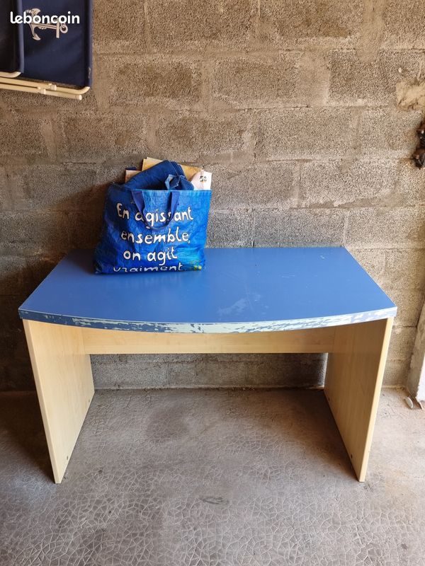 Table (image 1)