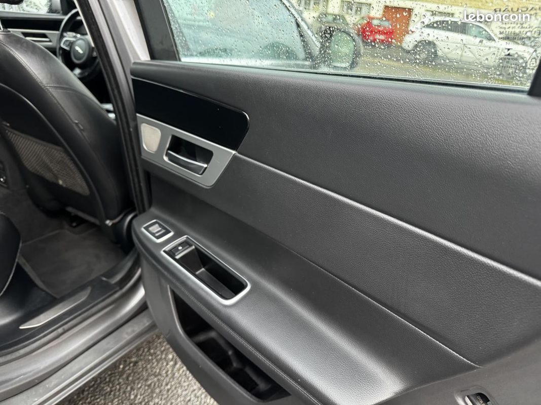 JAGUAR XF 2.0 D - 180 BVA S&S Prestige Gps + Camera AR + Clim (image 12)