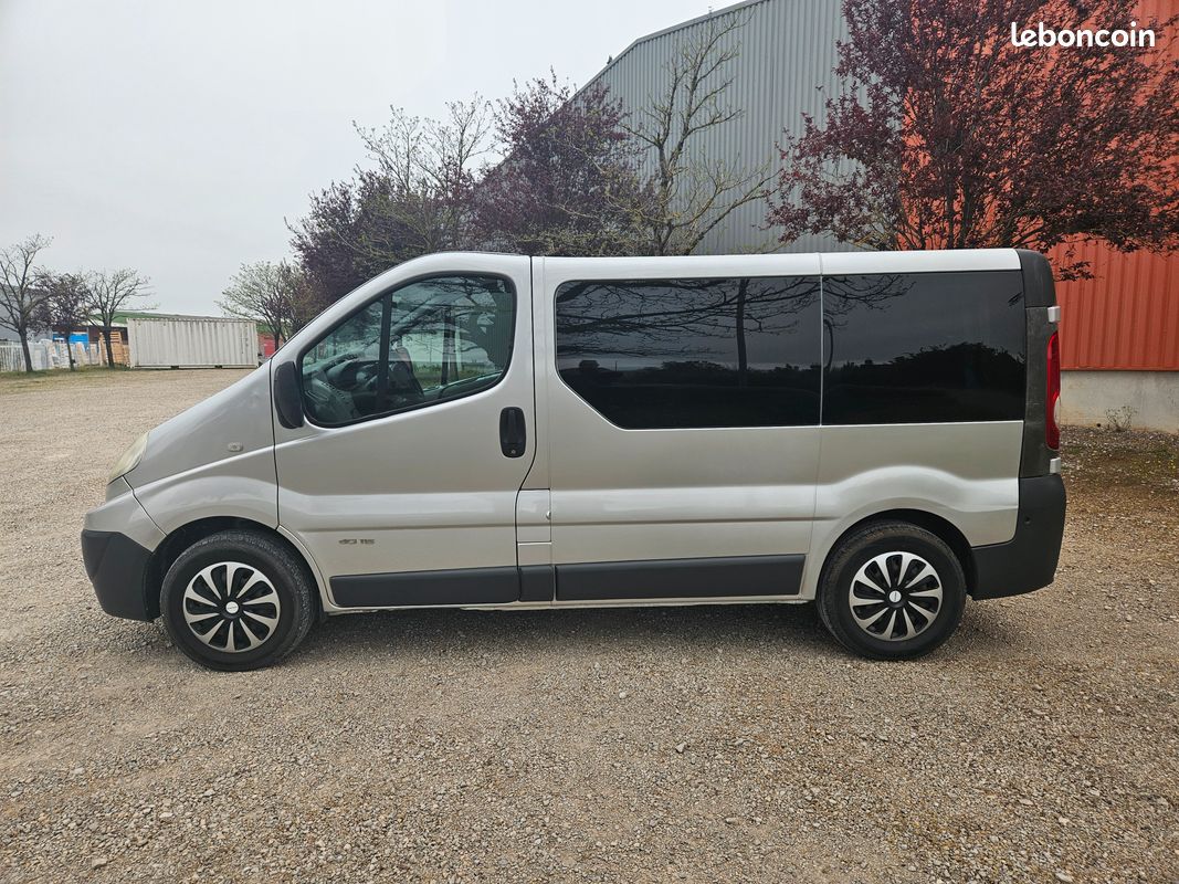 Renault TRAFIC II PASSENGER 2.0 DCI 115CH 9PL. Bon Etat... (image 3)