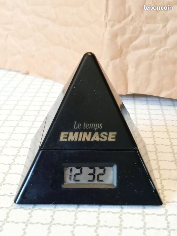 80s Horloge Calculatrice Pyramide Eminase (image 1)
