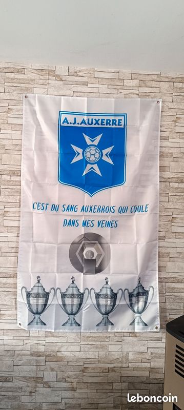 US CHANTILLY (FRANCE) - Fanion en tissu, neuf EUR 16,00 - FR