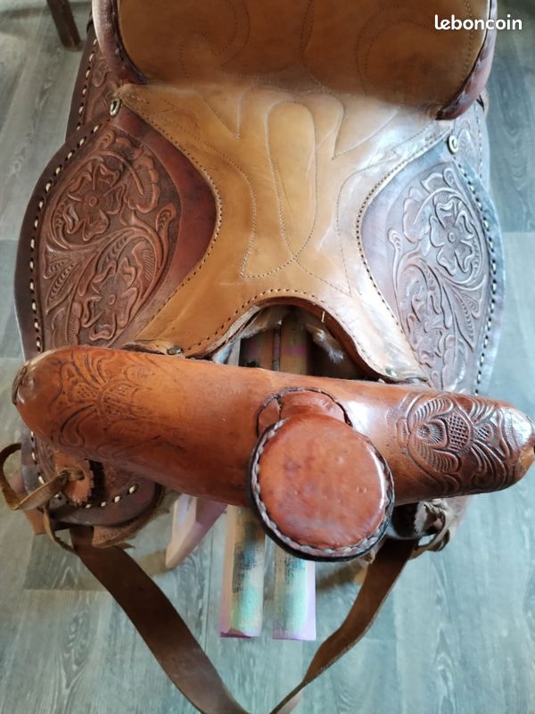 Selle de cheval en cuir de ranch western sculptée à la main