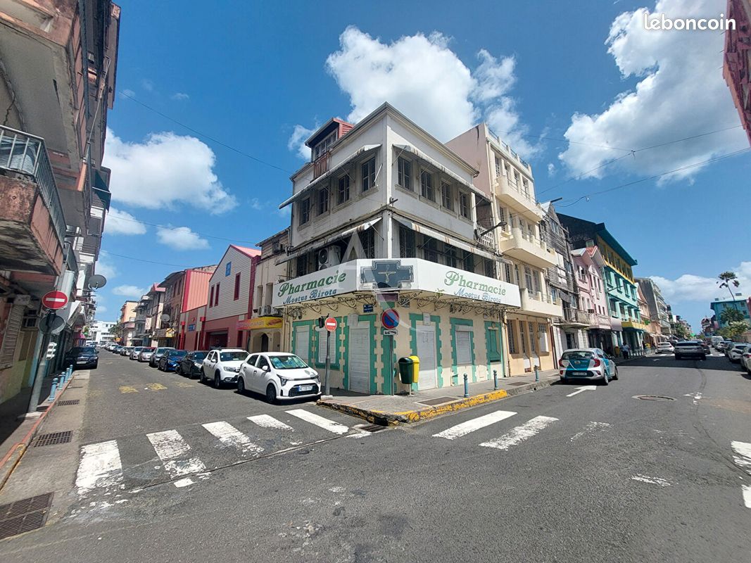 Immeuble 180 m² · à Fort-de-France · 180 m² · 198 000 €
