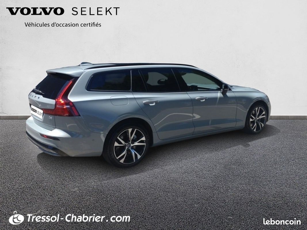 VOLVO V60 Micro hybride essence B4 197 ch DCT7 Ultra Style Dark (image 5)